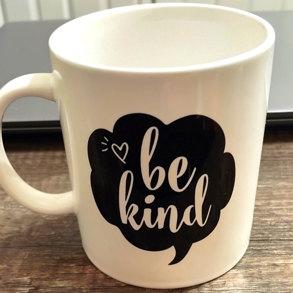 14 oz “Be Kind” Coffee/ Tea Mug
